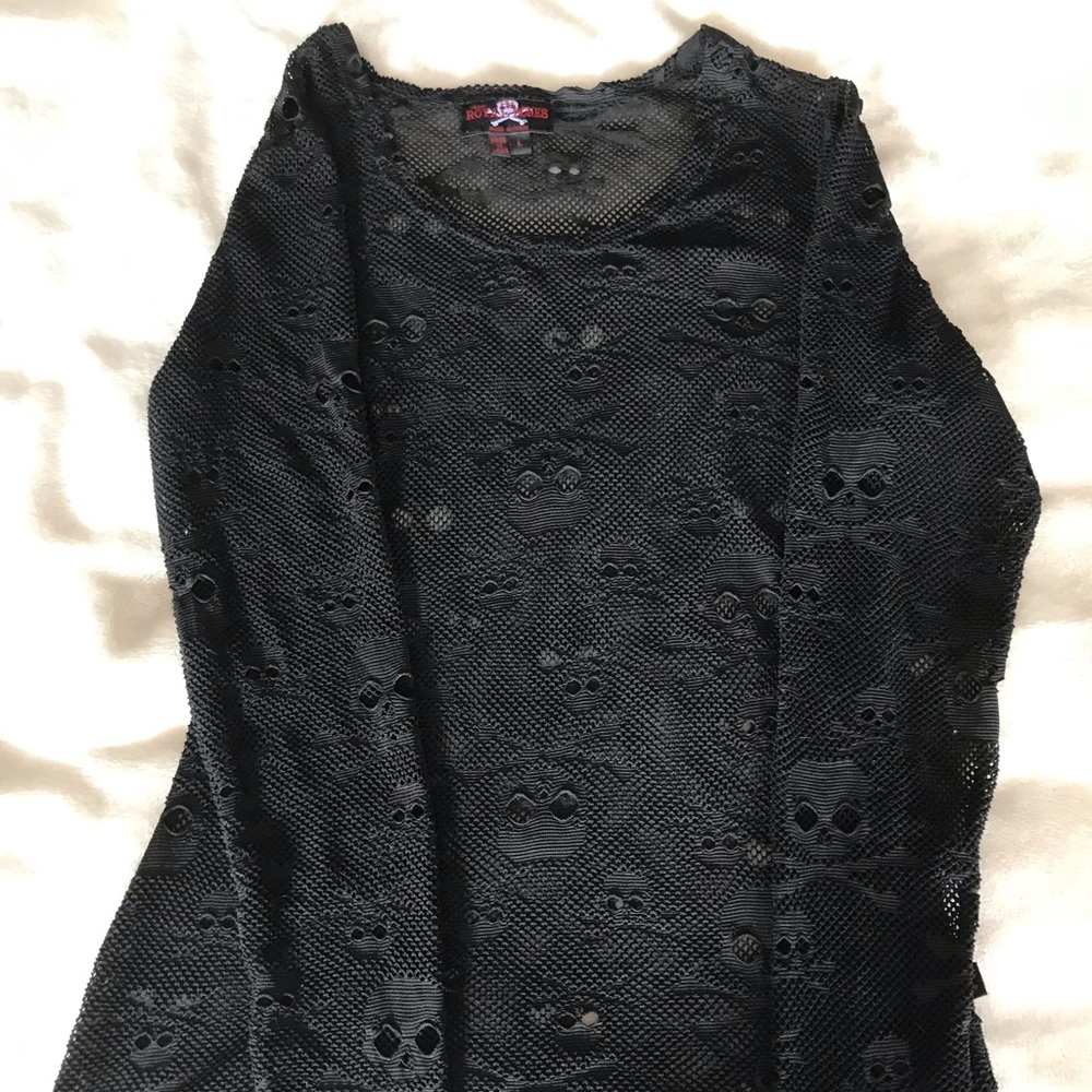 Gothic see-throw skull top